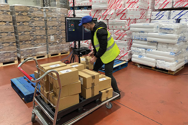 60de8692bd0f5176767.jpg MMH2106_PackCorner_SmartPallet_600px.jpg